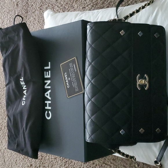 CHANEL HANDBAG - Picture 8 of 9